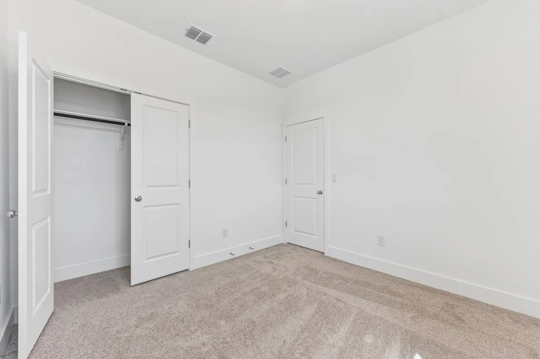 Photo of 117 Maverick Ave