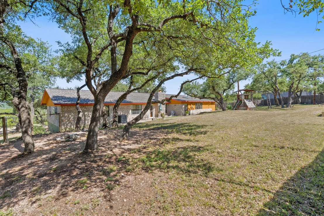 Photo of 8705 S View RD