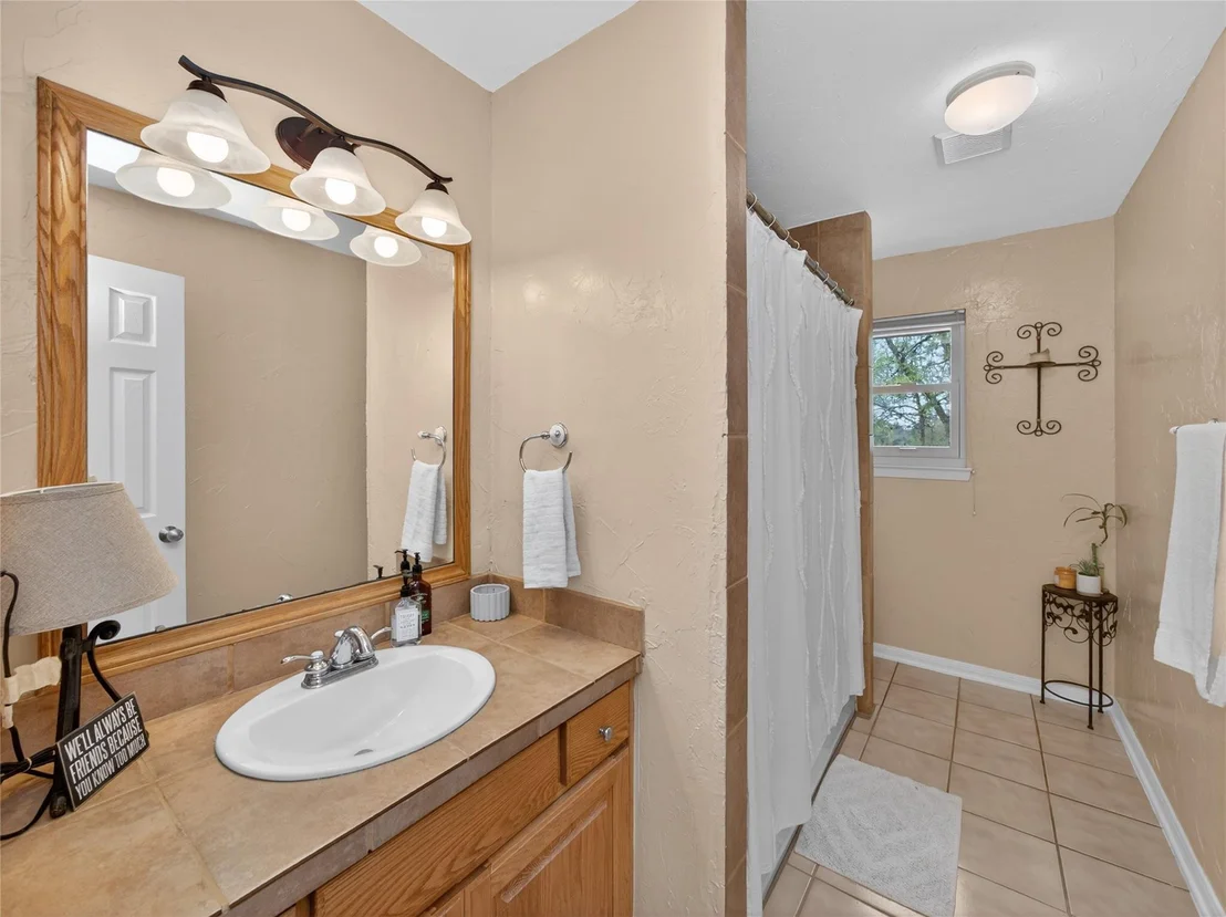 Photo of 718 Post Oak DR
