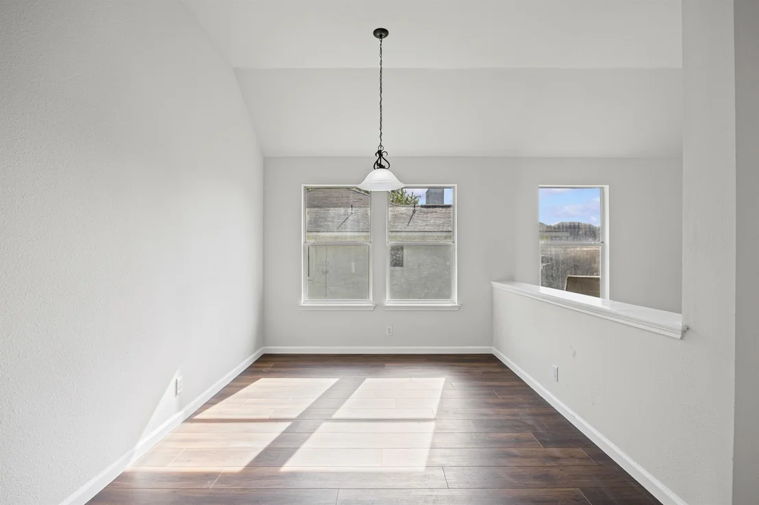 Photo of 904 Honeysuckle DR