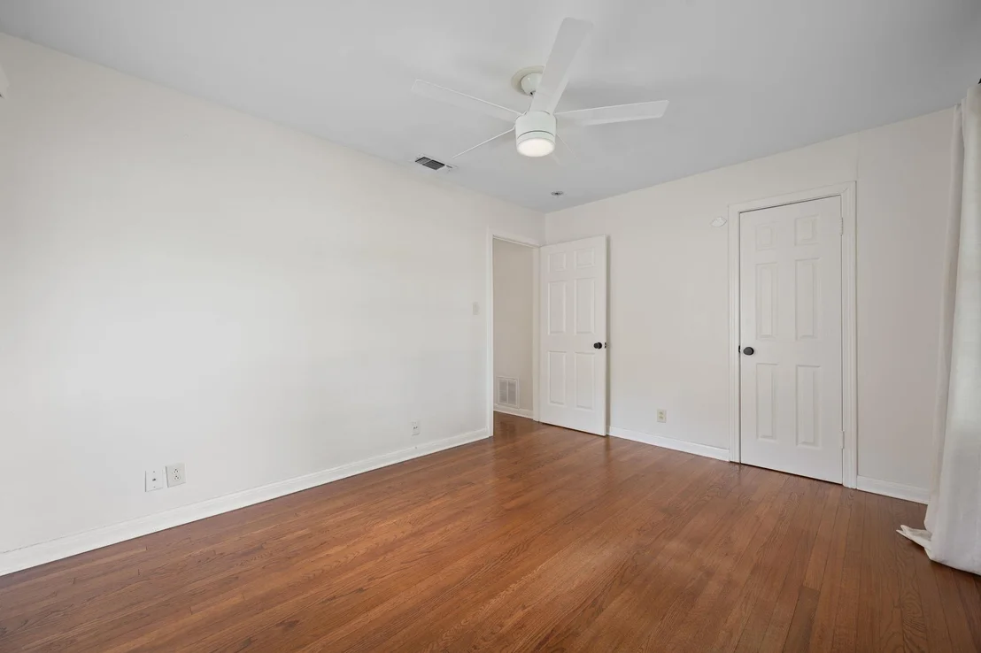 Photo of 5010 W Frances PL