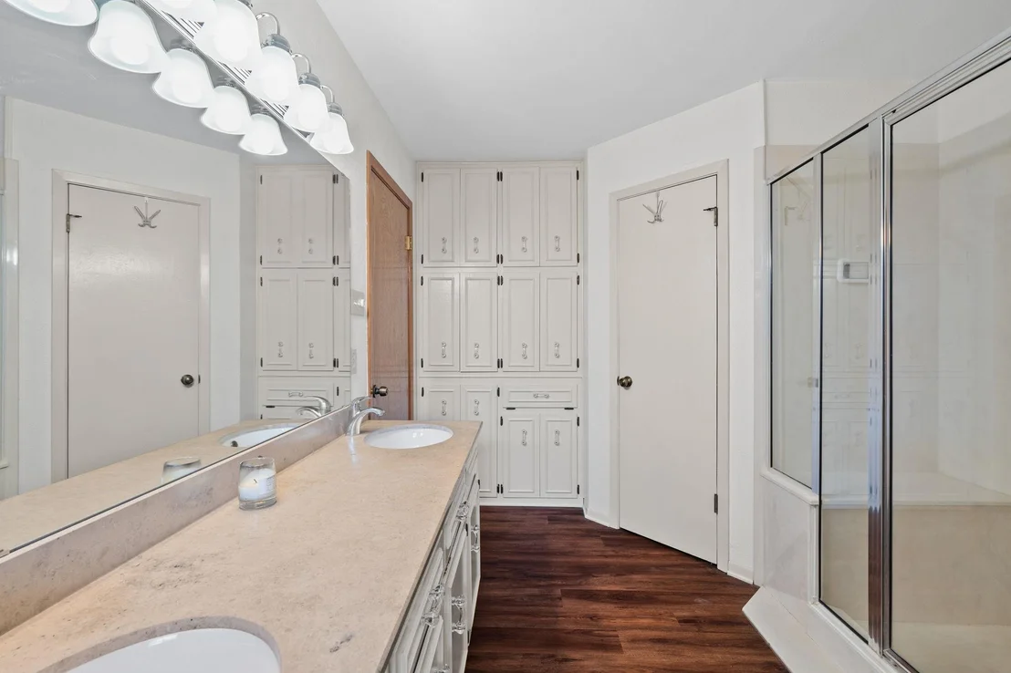 Photo of 301 Tallwood DR