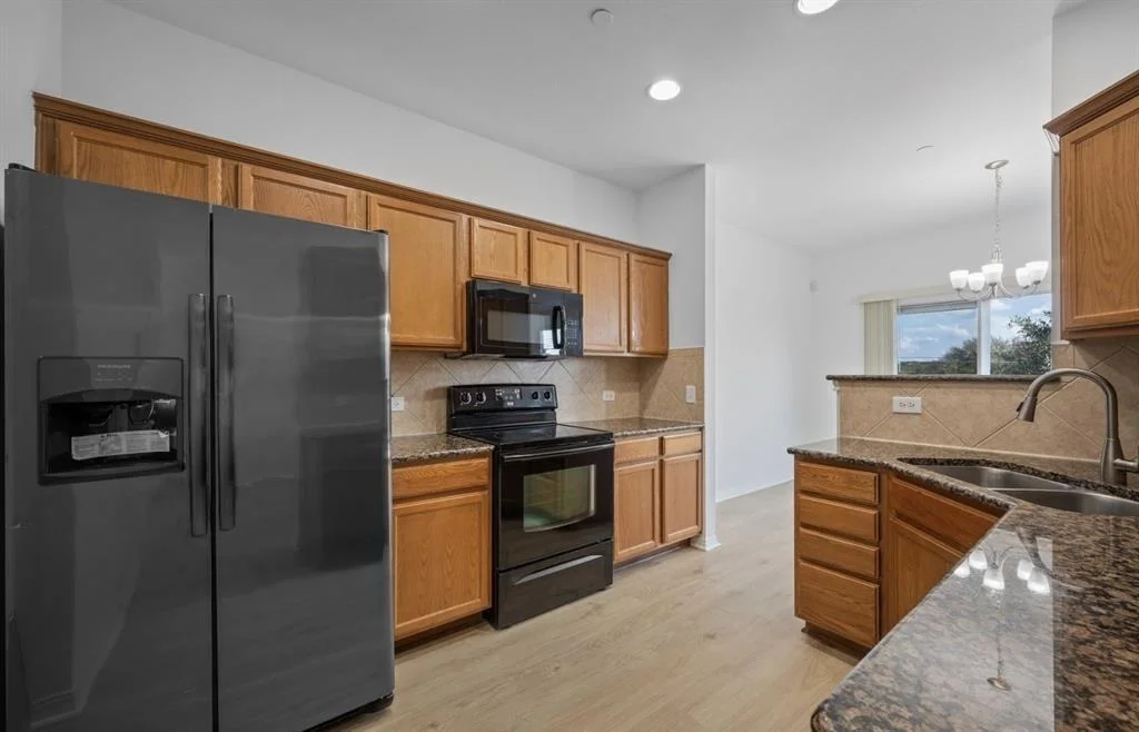 Photo of Unit 2103 at 700 Mandarin    Flyway