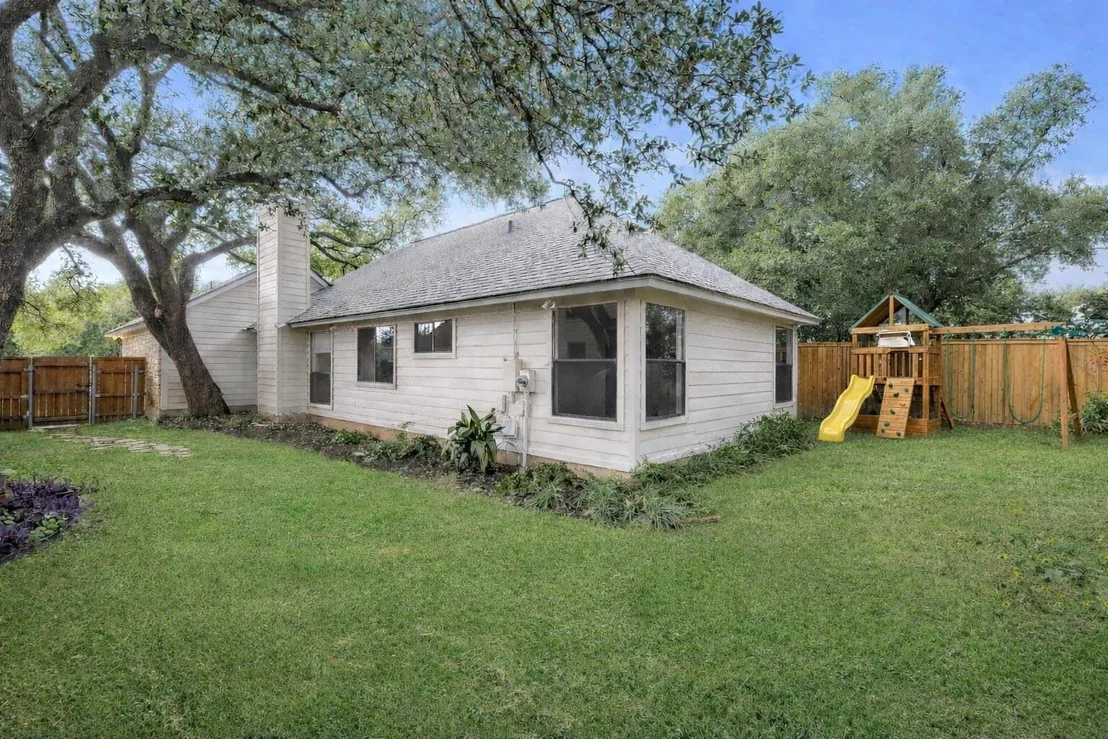 Photo of 8302 Mendota CV