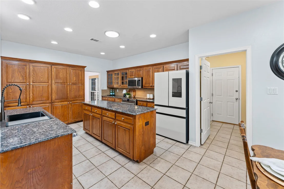 Photo of 1060 Great Oaks DR