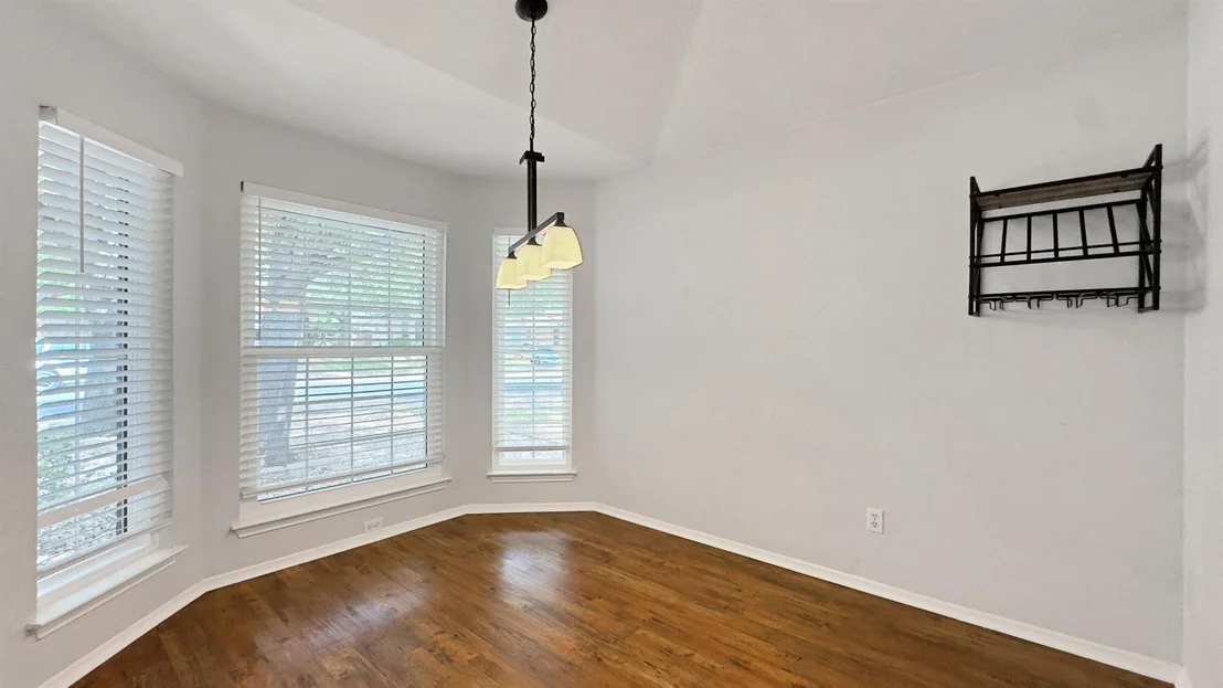 Photo of 9000 Anna ST