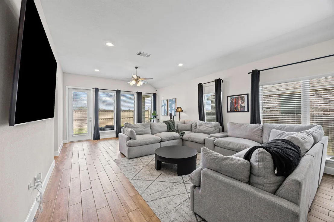 Photo of 108 Chinaberry BND