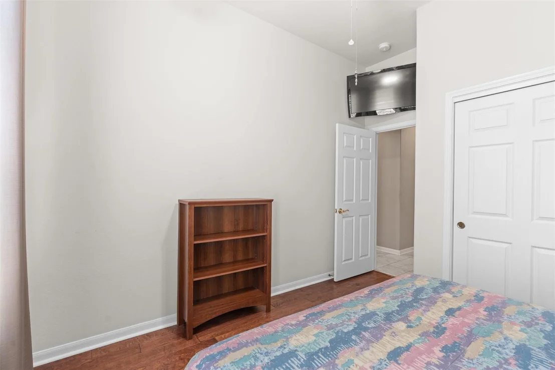 Photo of 110 Persimmon LN
