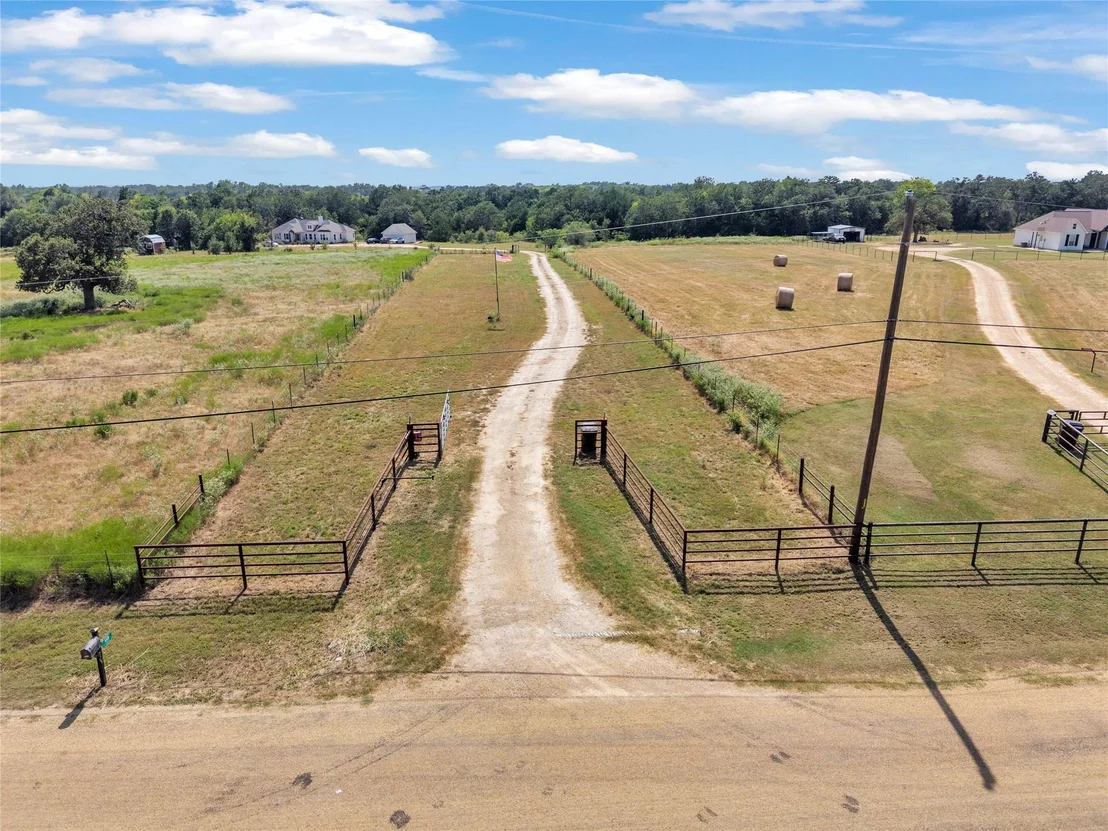 Photo of 668 Fairview DR