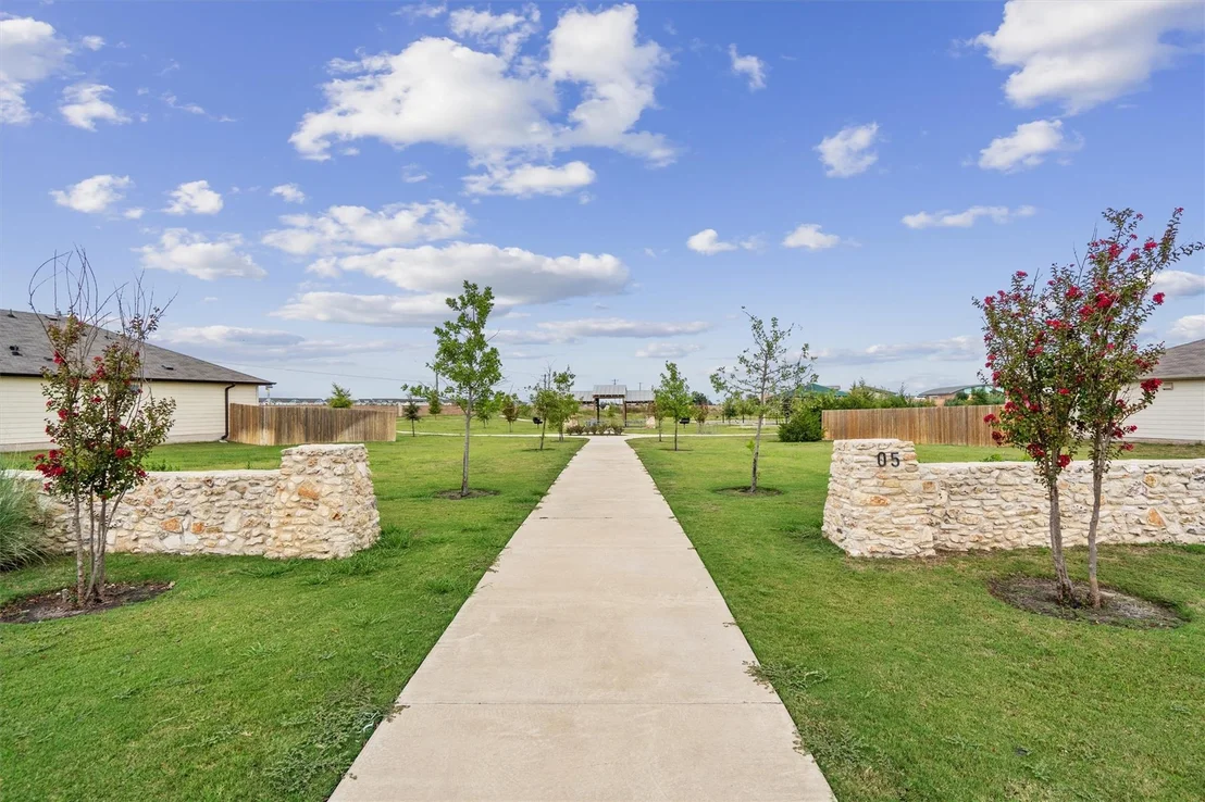 Photo of 138 Beth Ann LOOP