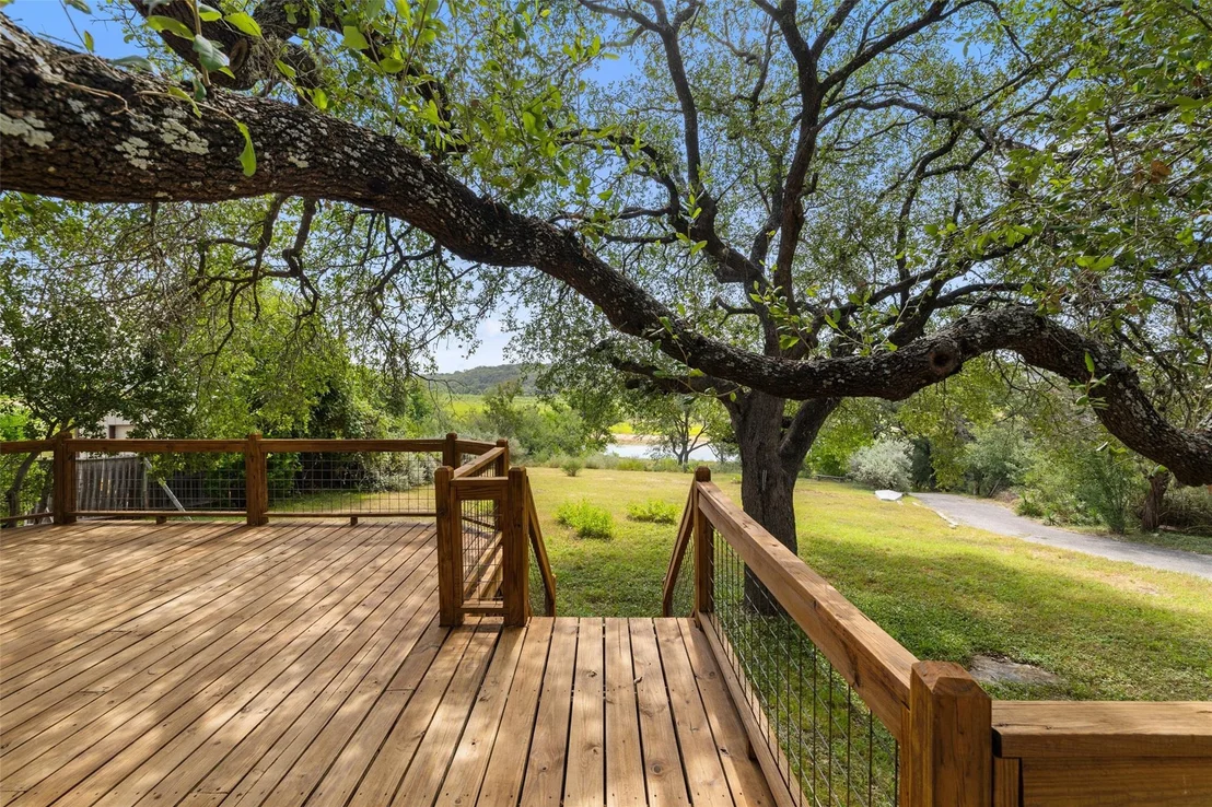 Photo of 107 Lake View DR