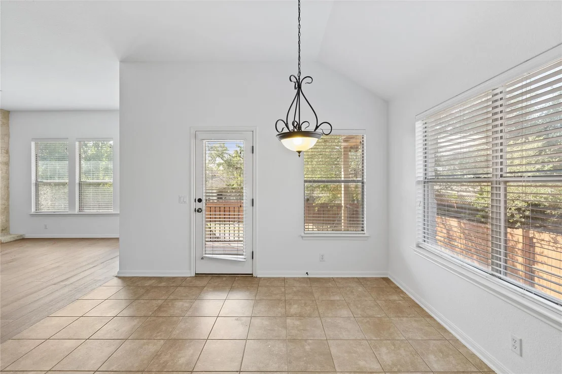 Photo of 250 Maeves WAY