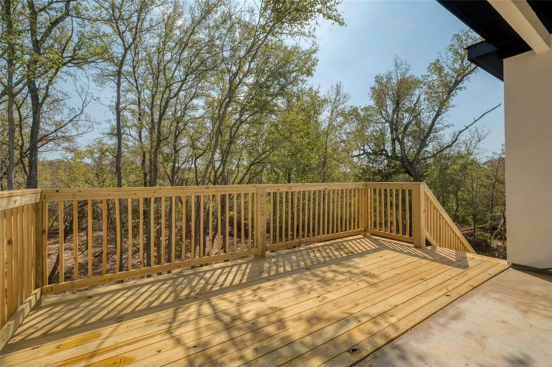 Photo of 121 Diamond Head DR