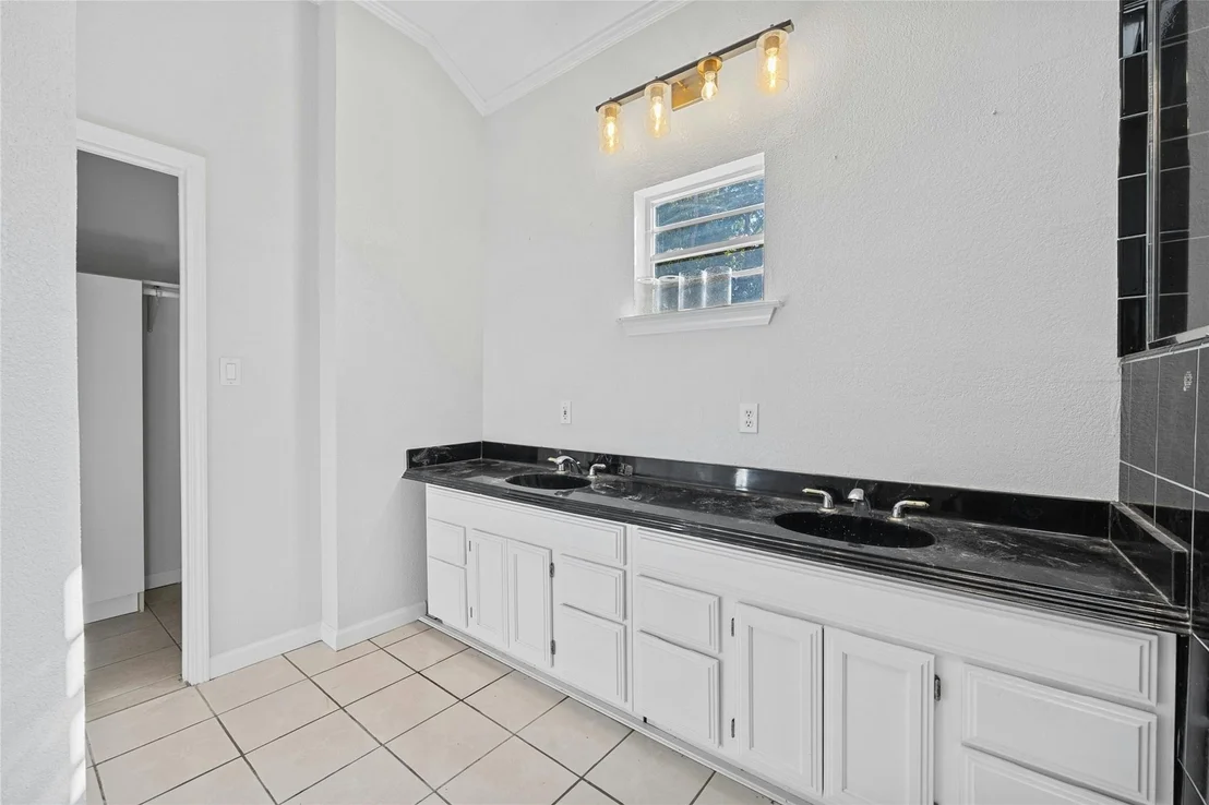 Photo of 2108 Mahone Ave