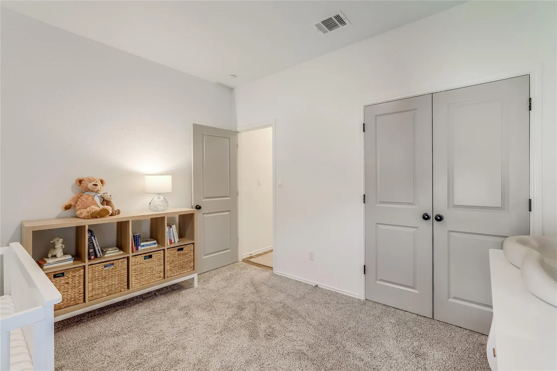 Photo of 1101 Bluewood BND