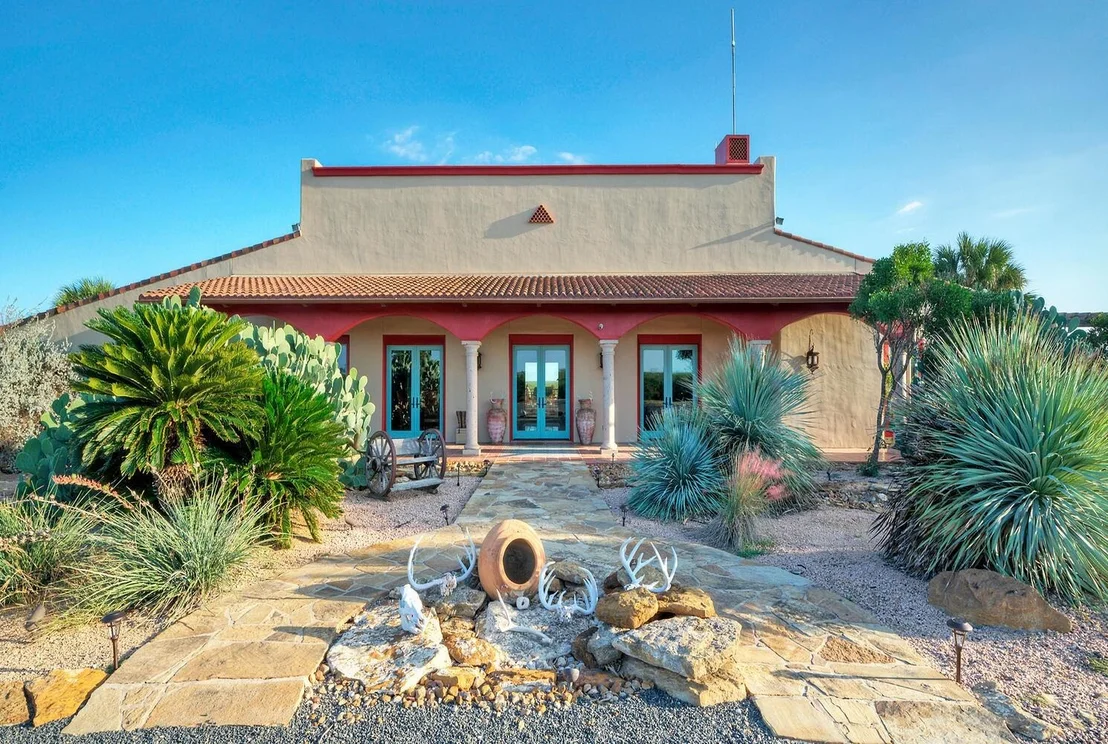 Photo of 1372 Lyles Ranch RD