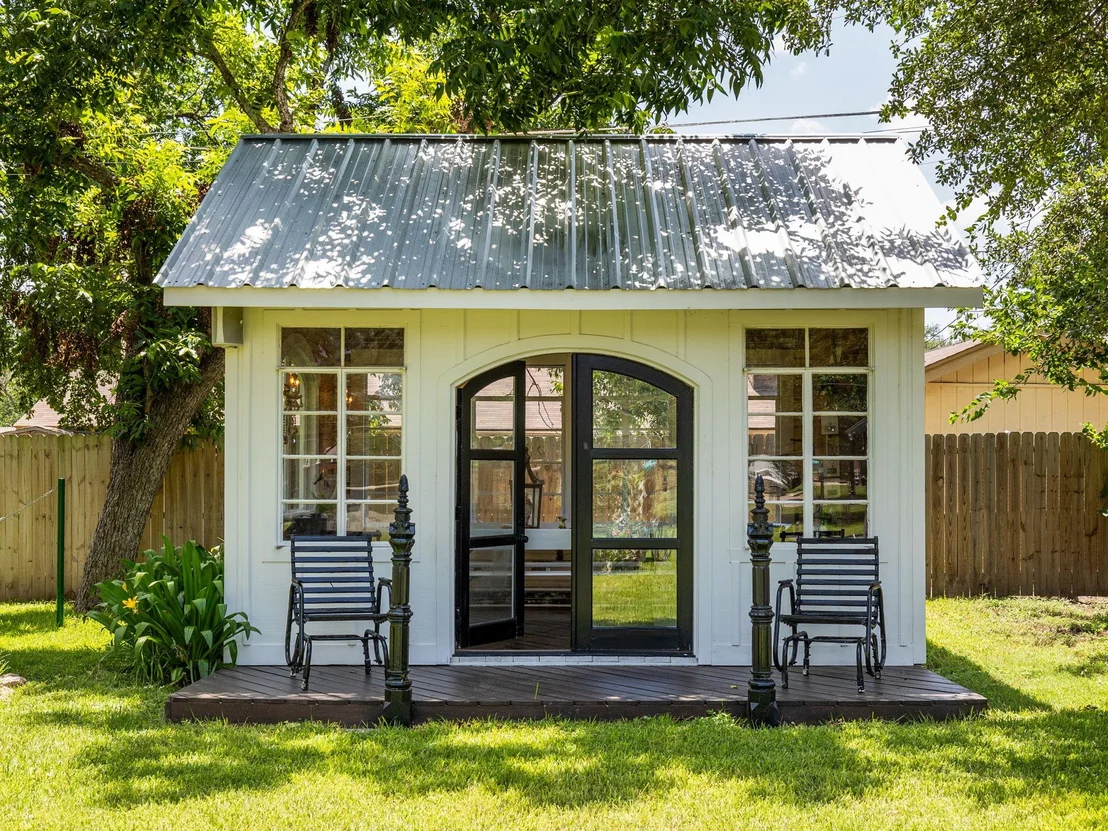 Photo of 1220 W Lake DR