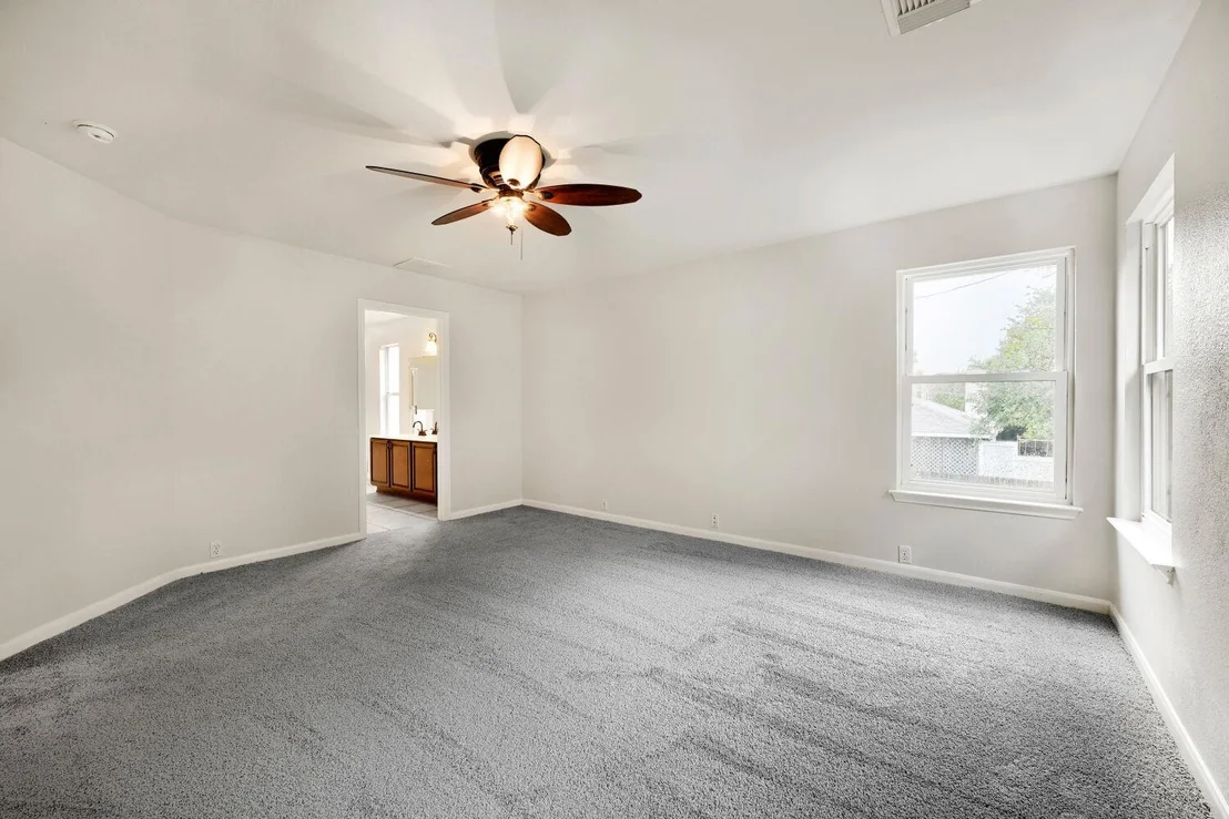 Photo of 1405 Hawk DR