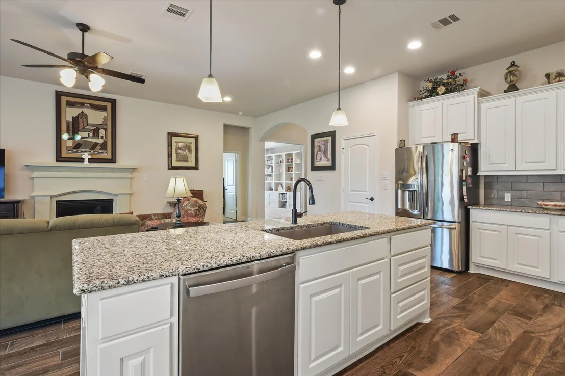 Photo of 813 Cedar Lake BLVD
