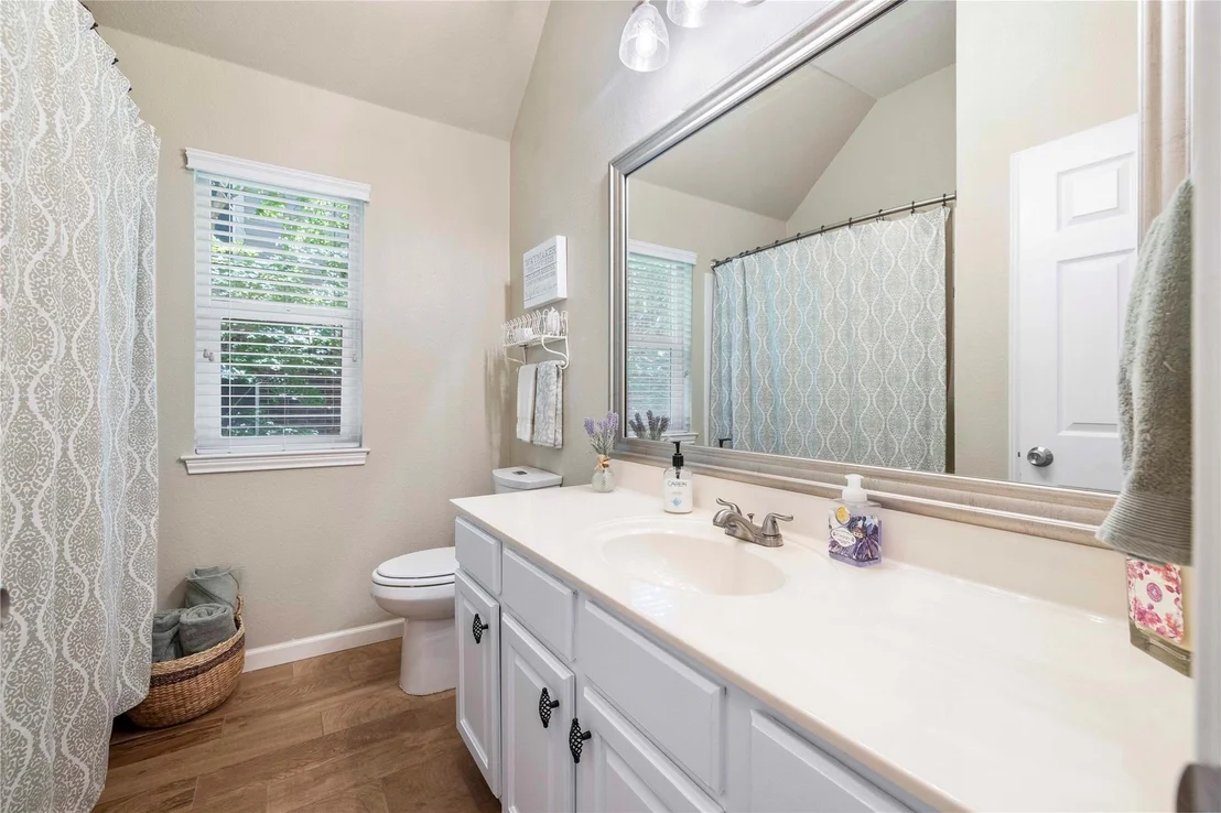 Photo of 301 Gann ST