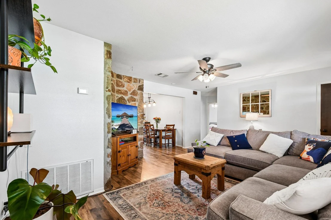 Photo of 115 Mountain View DR