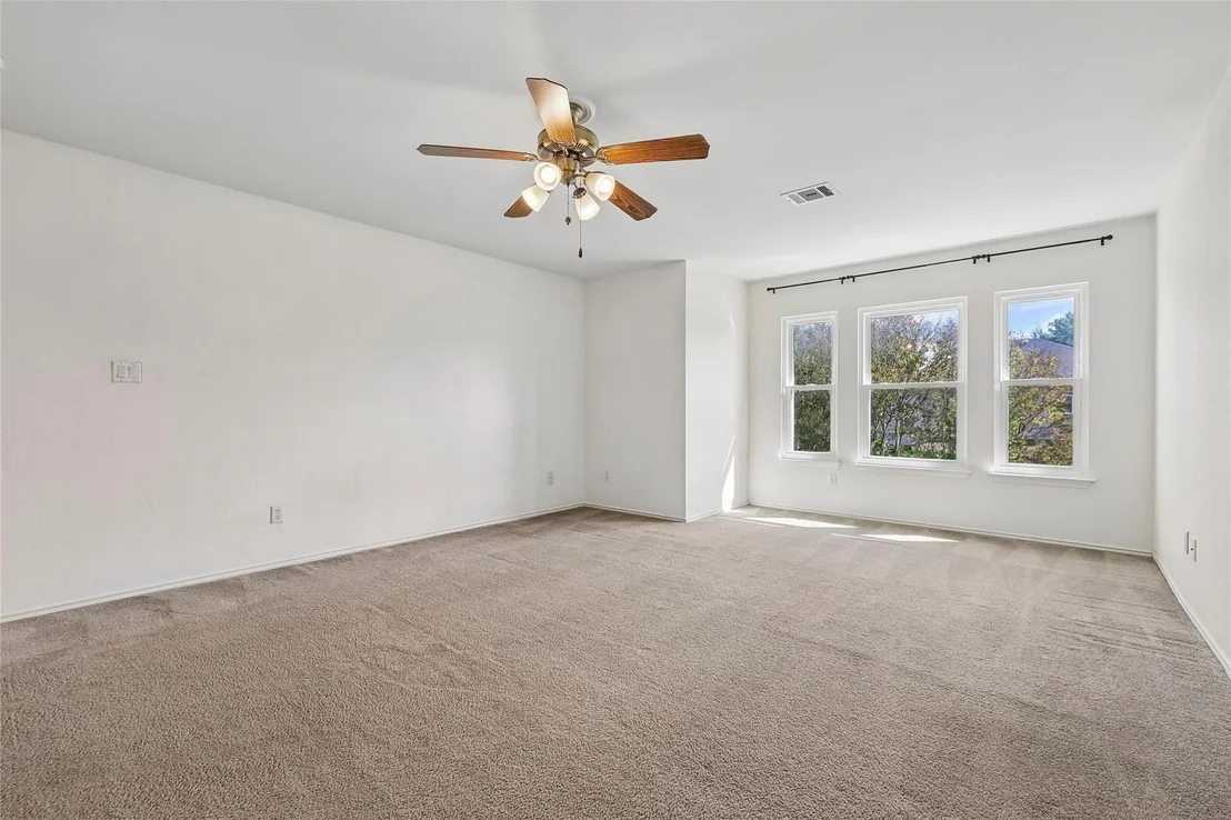 Photo of 471 Thicket LN