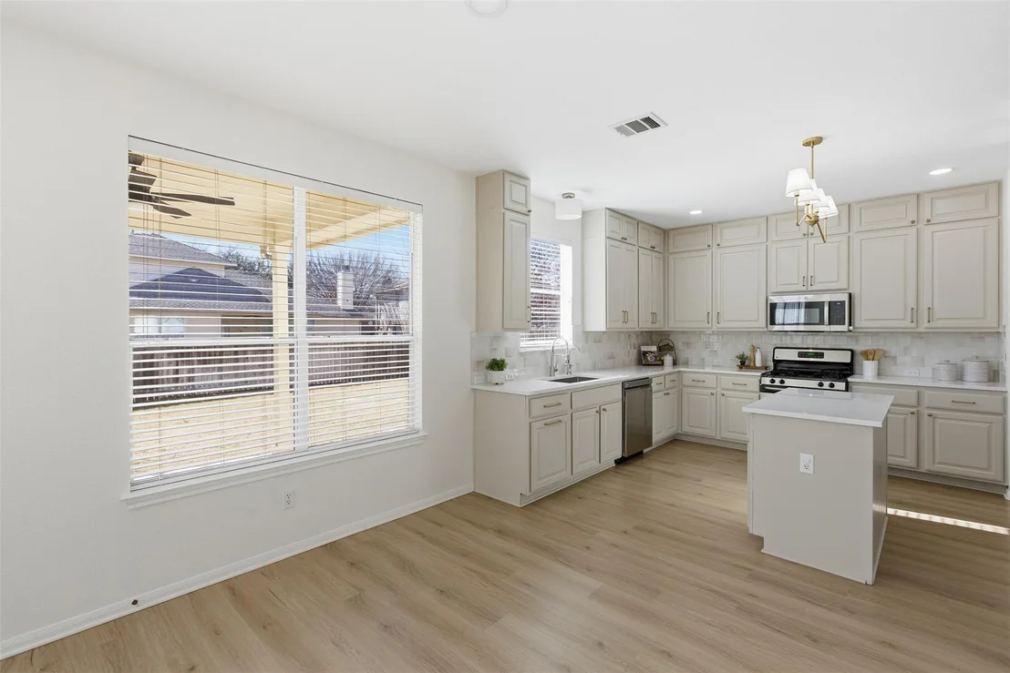 Photo of 1502 Summercrest BLVD