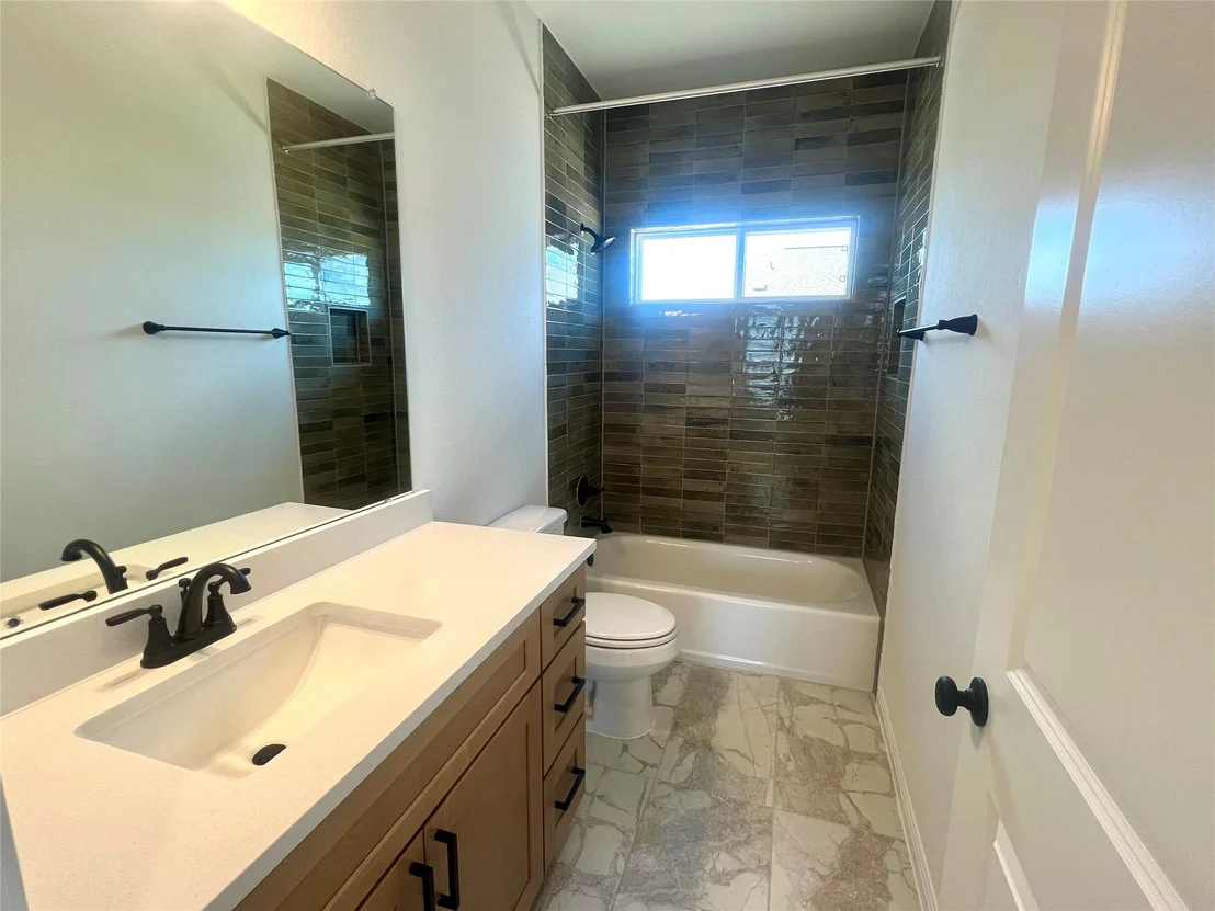 Photo of 365 Young ST