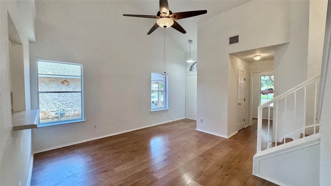 Photo of 1402 Molson Lake DR