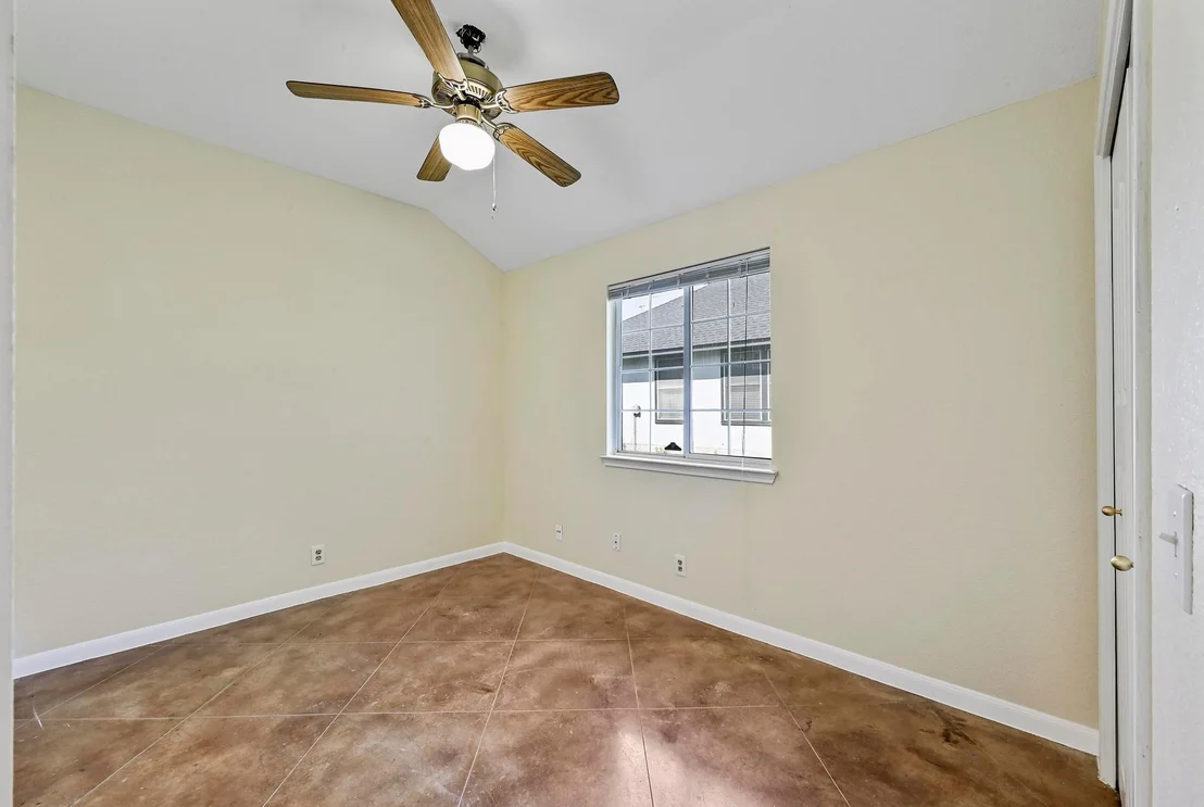 Photo of 902 Honeysuckle DR