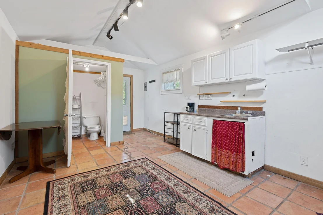 Photo of 2405 Forest Ave