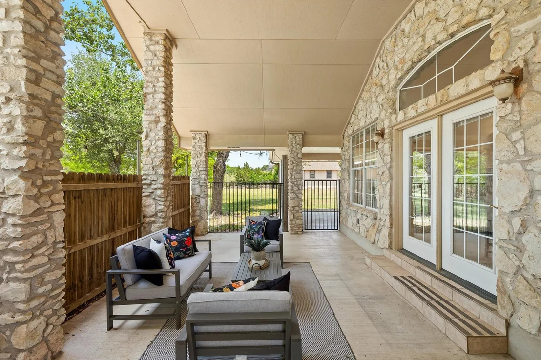 Photo of 115 Greenridge LN