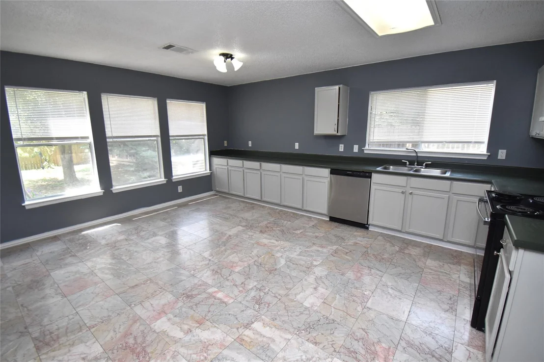 Photo of 1117 Porterfield DR