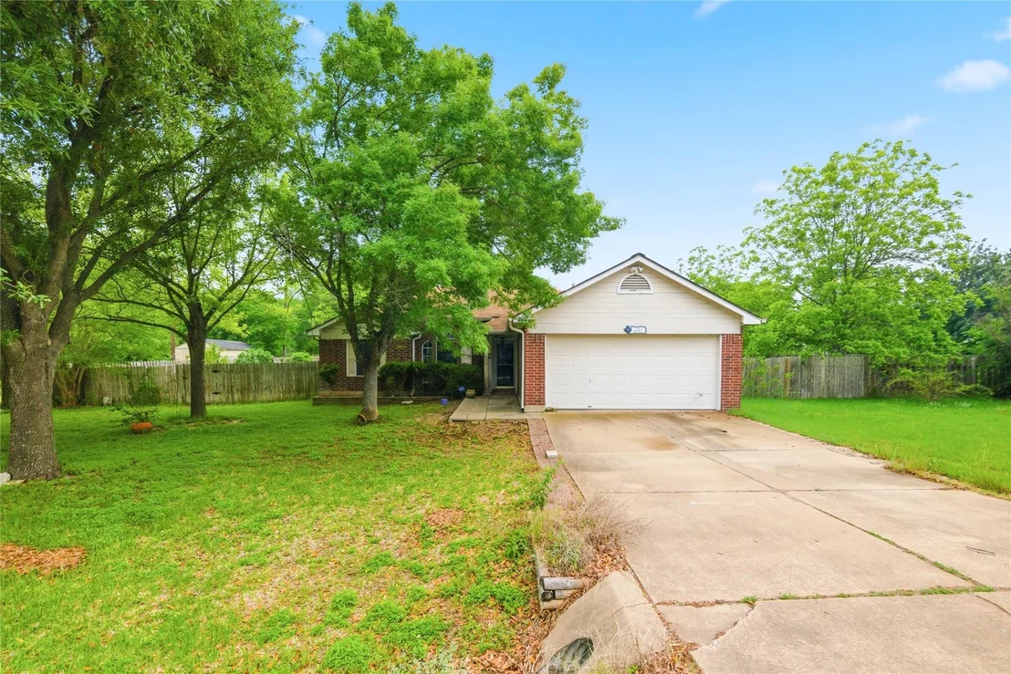 Photo of 1427 Crete LN