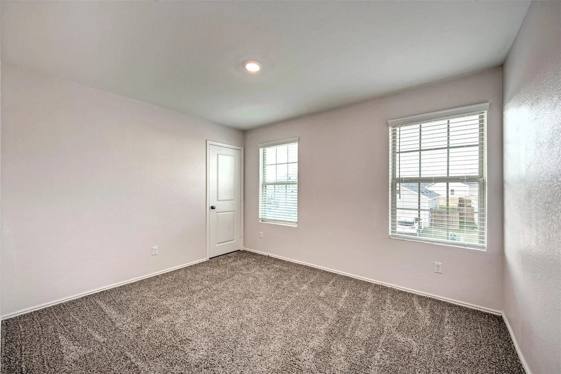 Photo of 817 Circle WAY