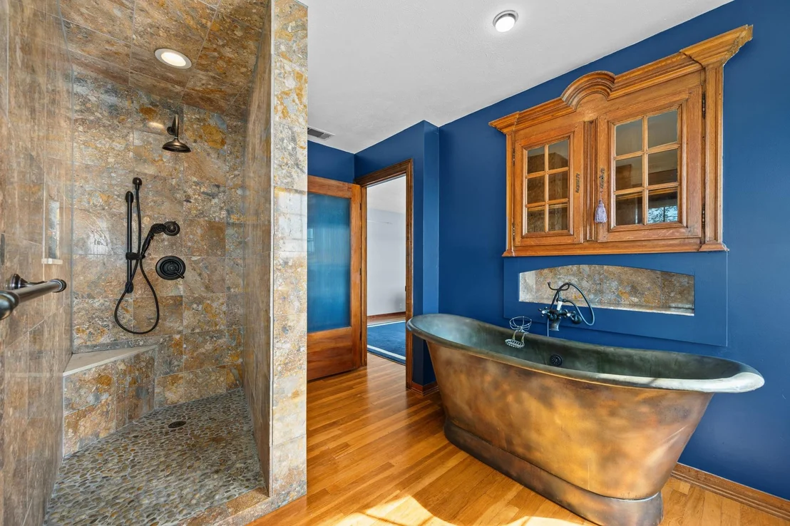Photo of 401 Crestview DR