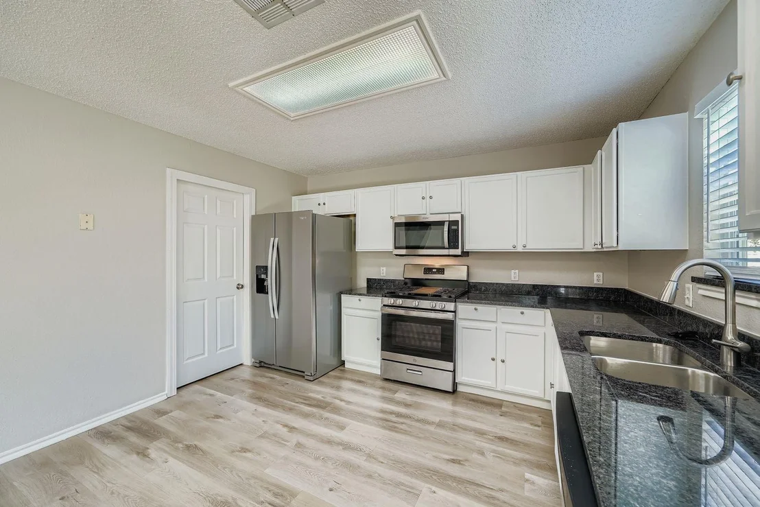Photo of 2100 Coachlamp DR