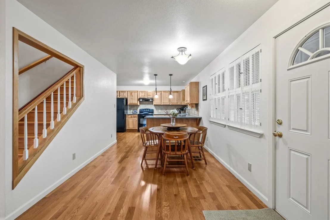 Photo of 3204 Tabletop Mountain DR