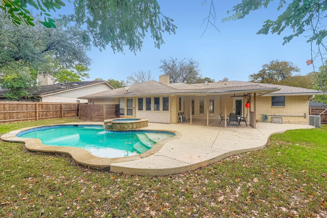 Photo of 10705 Pinehurst DR