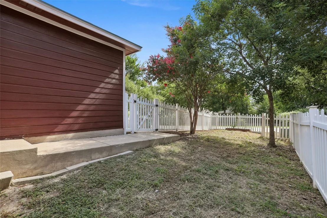 Photo of 1001 Monadale TRL
