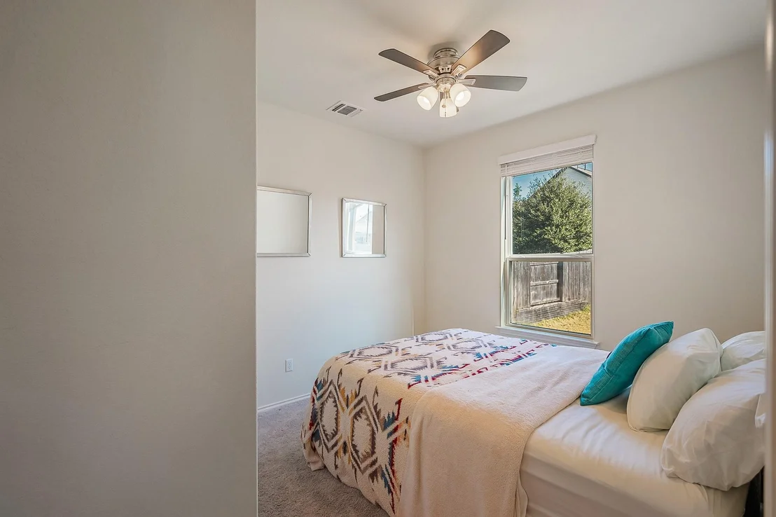 Photo of 221 Thornless CIR