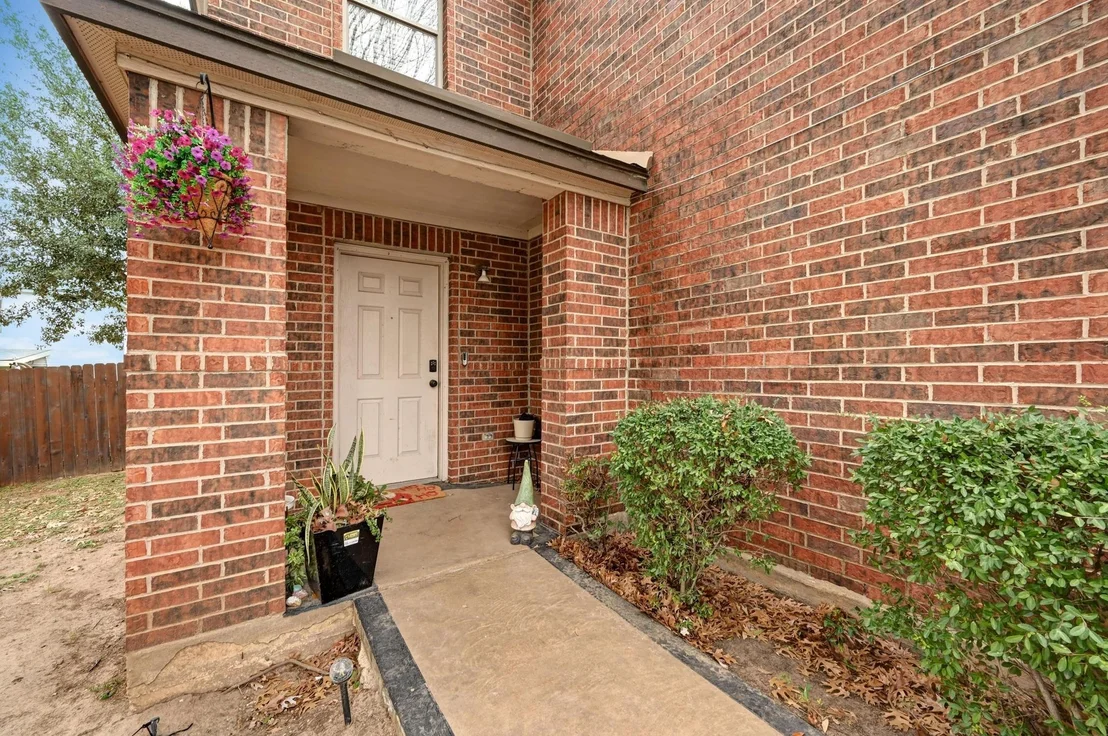 Photo of 6624 Quinton DR