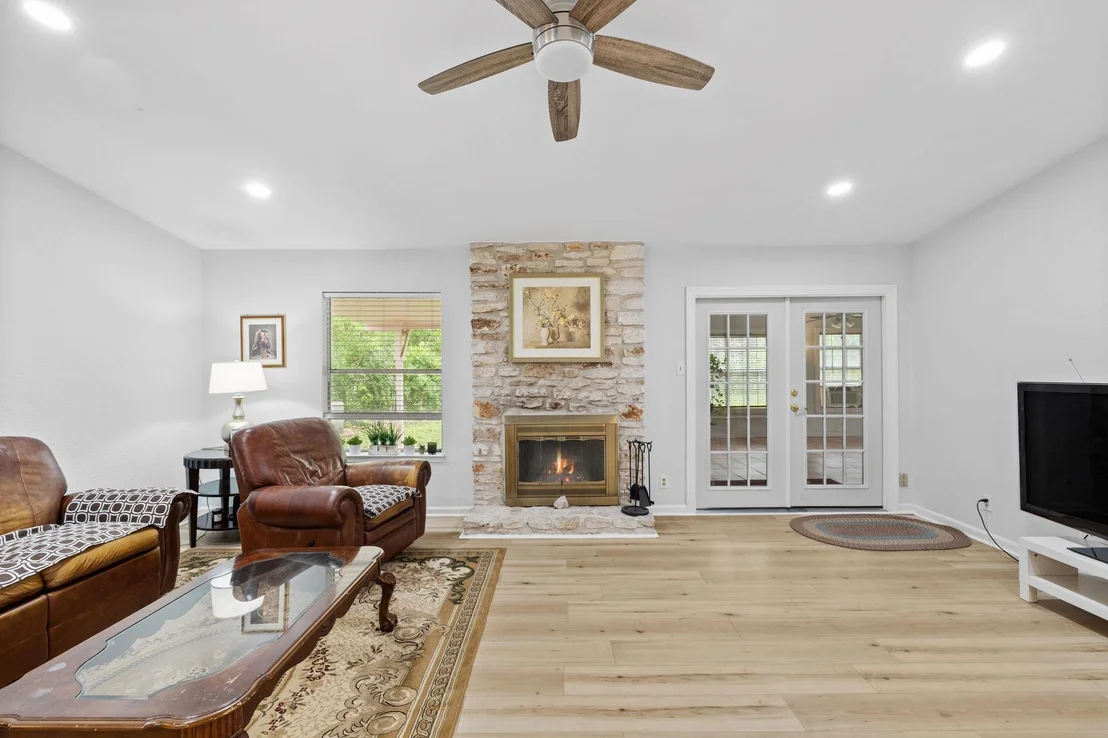 Photo of 607 Elderberry CV