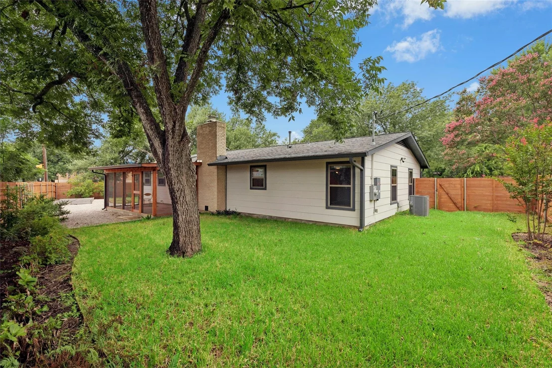 Photo of 8601 Winding WALK