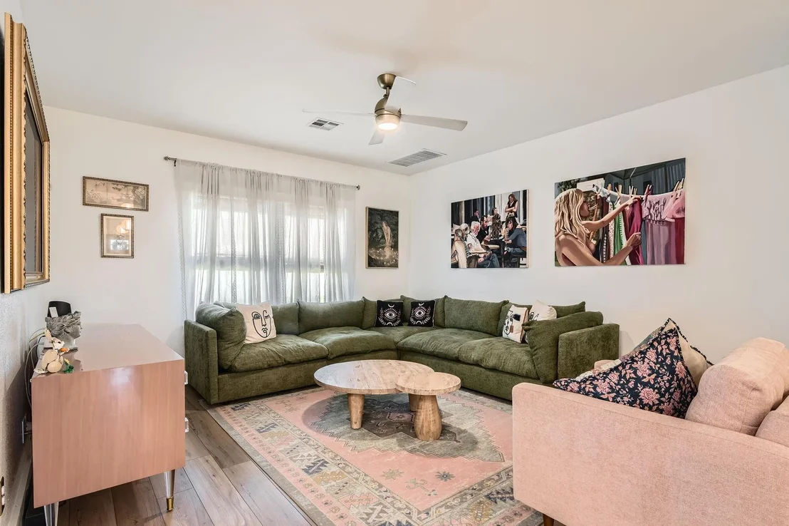 Photo of 261 Mendoza