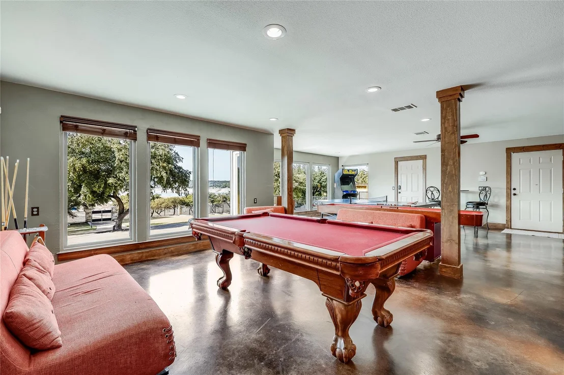 Photo of 610 Deckhouse DR