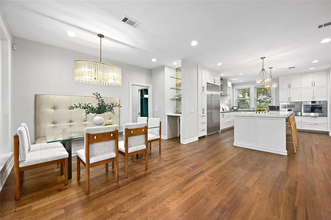 Photo of 2704 Regents PARK