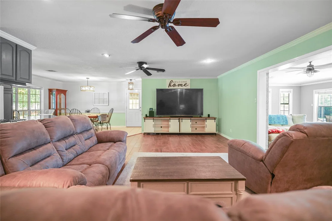 Photo of 731 Verna Lee BLVD