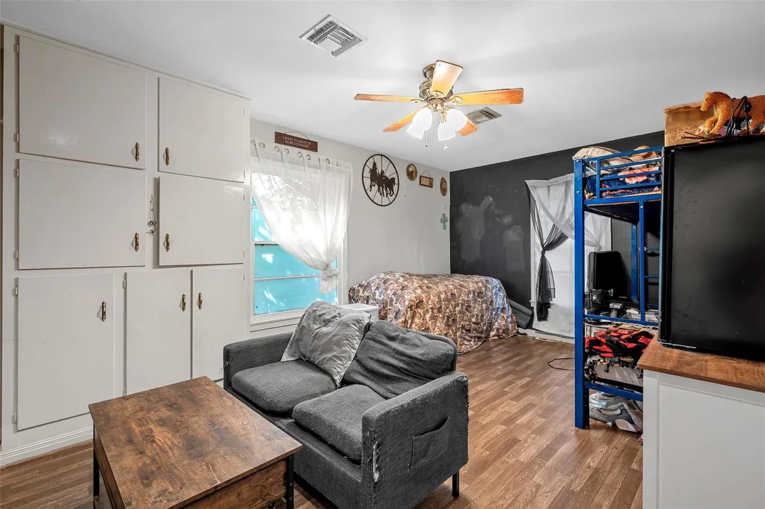 Photo of 301 N 40th ST