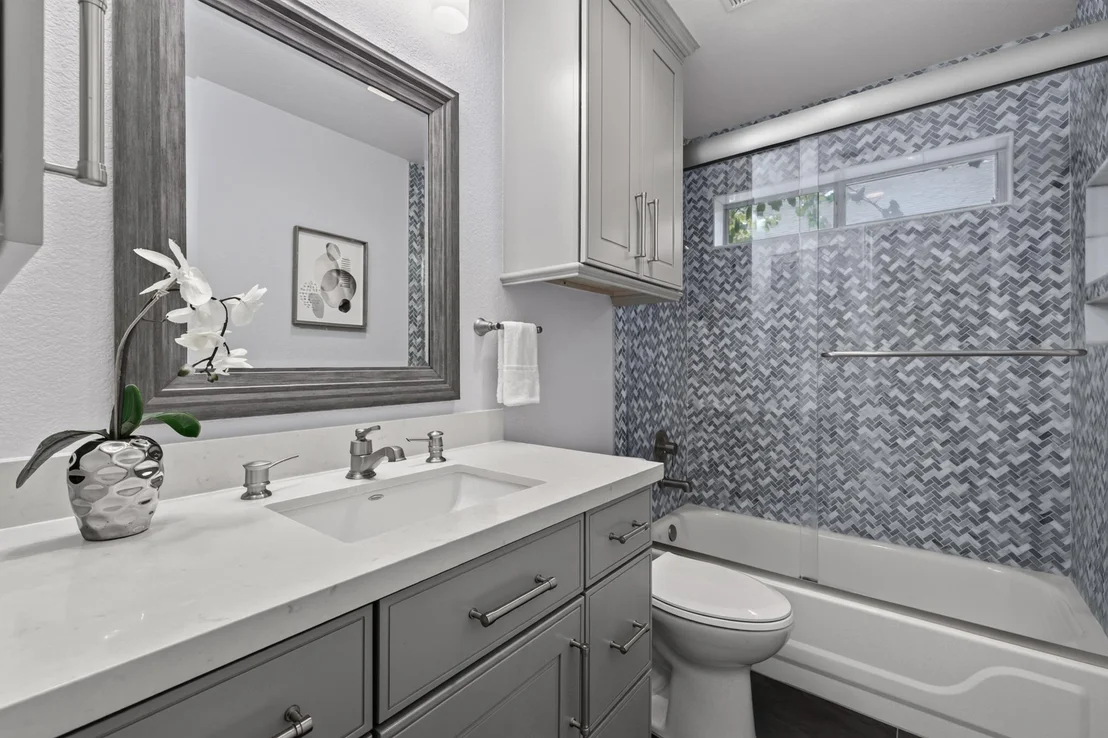Photo of 13536 Anarosa LOOP